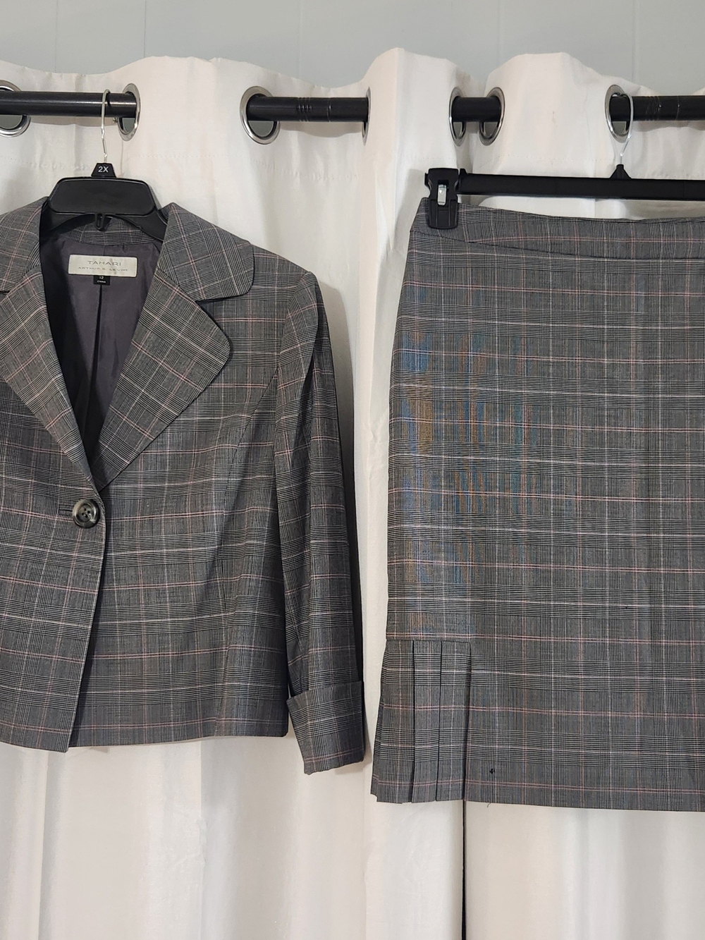 T Tahari Gray Plaid Cropped Blazer with Matching Skirt